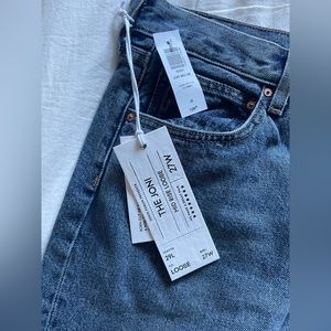 Brand new, never worn before, ARITZIA denim forum jeans- high rise, loose, 27W